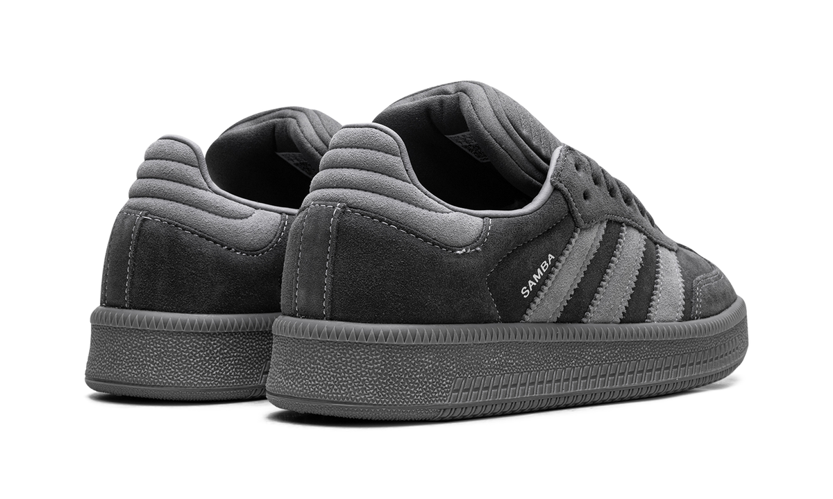 Samba XLG "Carbon Grey" ID3912