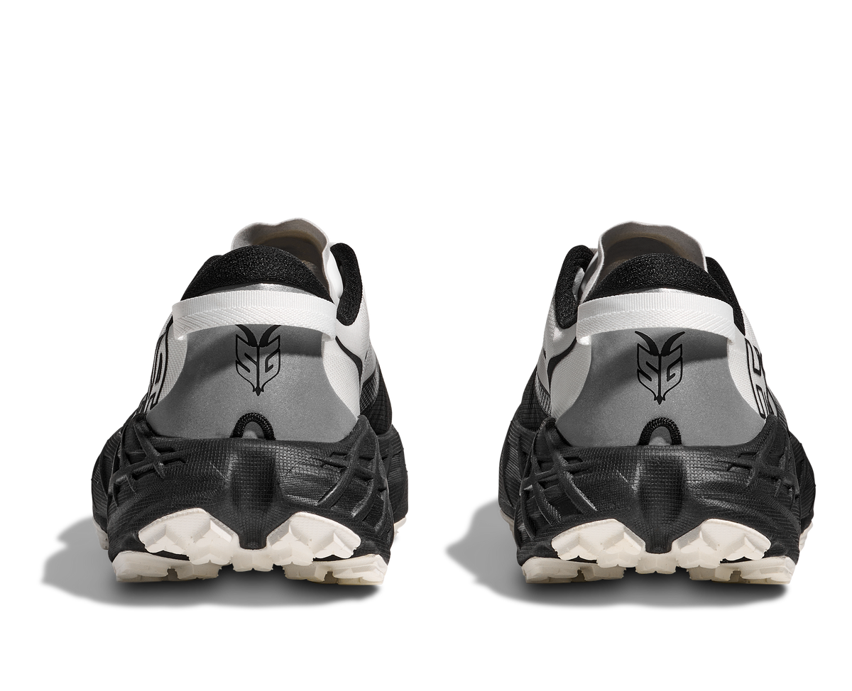 HOKA Women's Speedgoat 7 - BLACK / WHITE