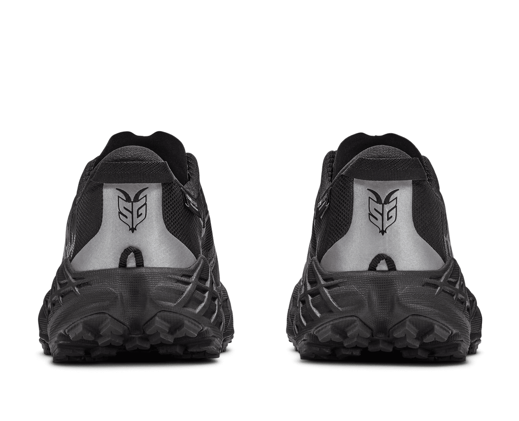 HOKA Women's Speedgoat 7 - BLACK / CARBON BLACK