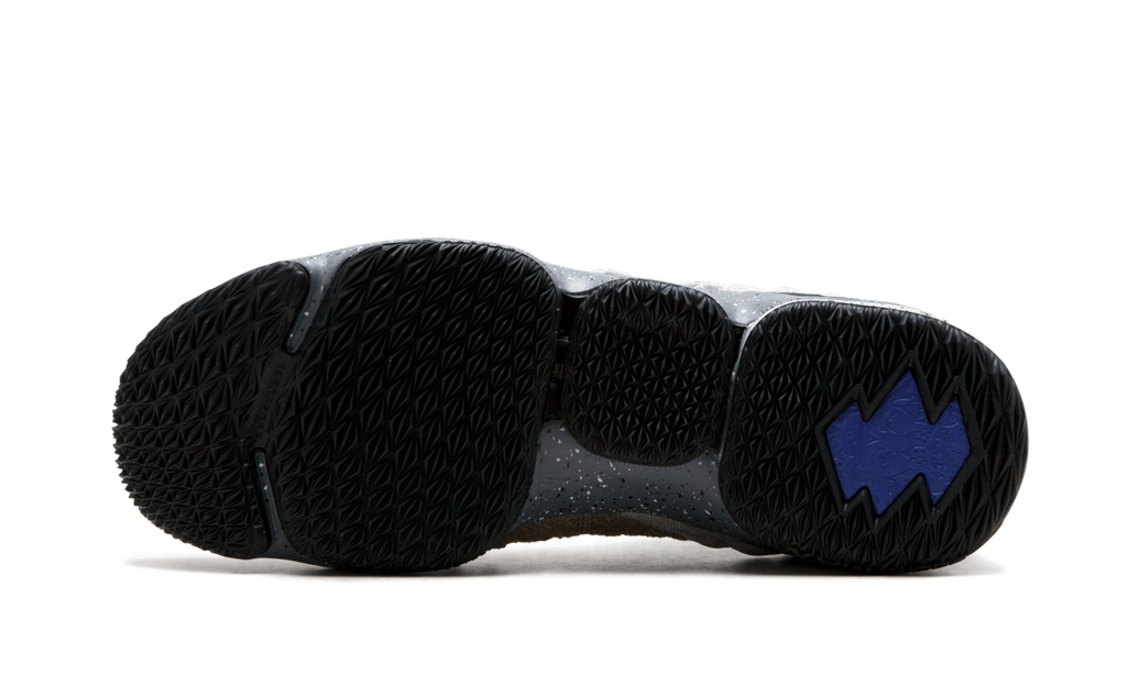 LeBron 15 "Mowabb" AR4831 900